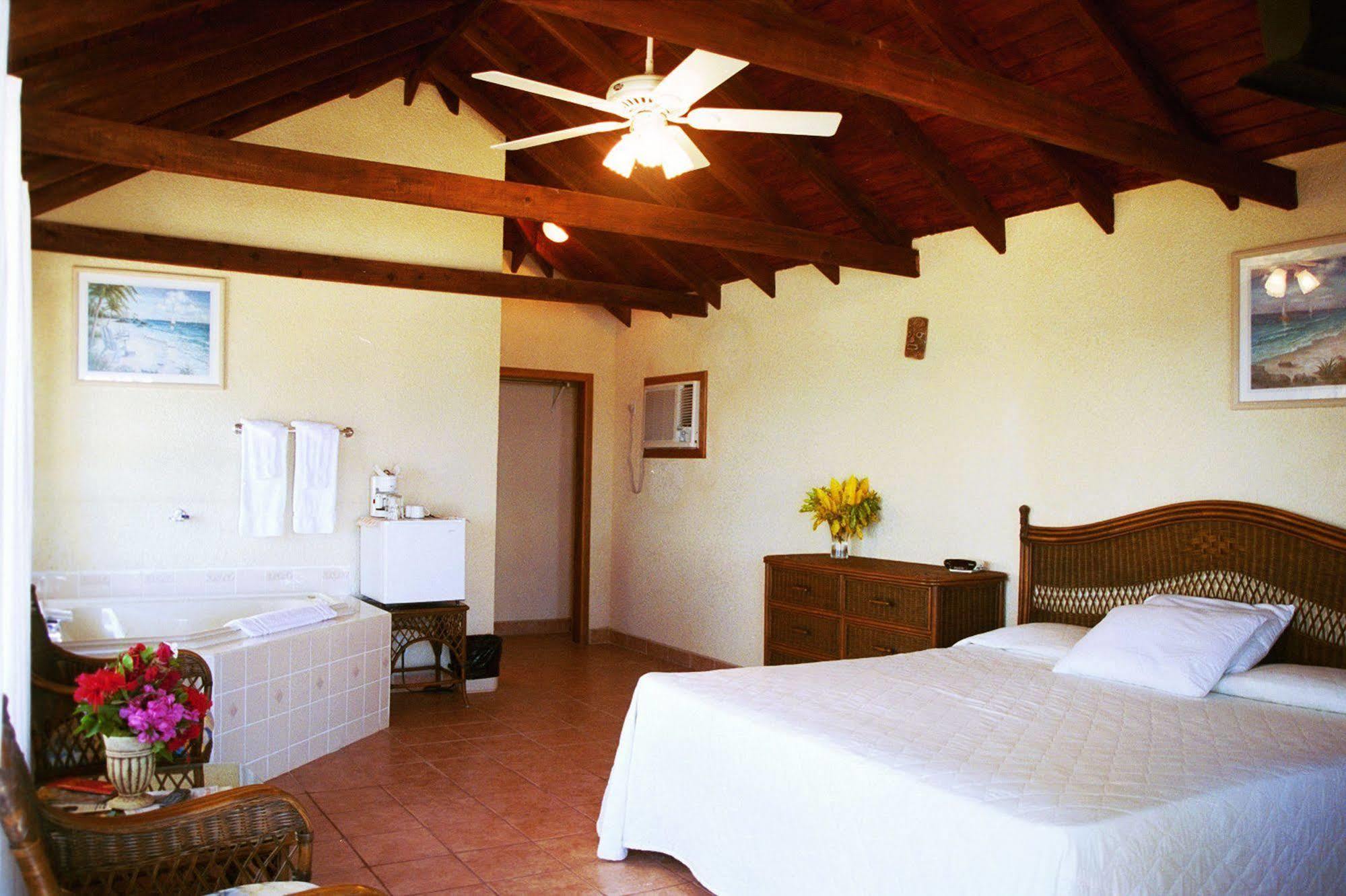 Exotic Caye Beach Resort San Pedro  Extérieur photo